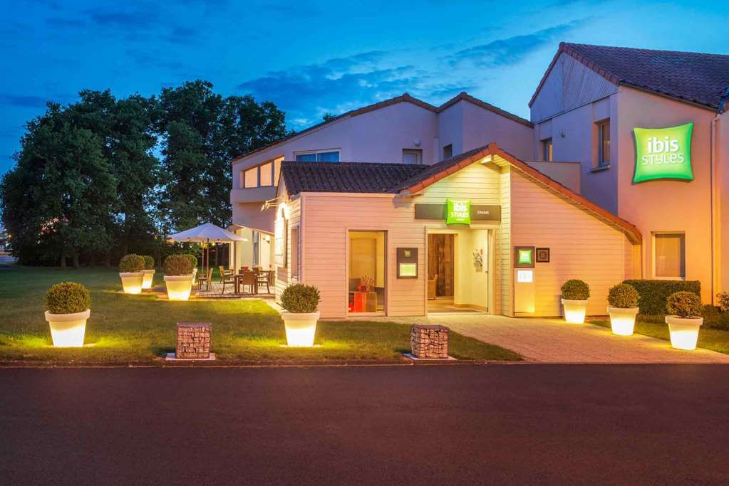 Ibis Styles Cholet Hotel Bagian luar foto